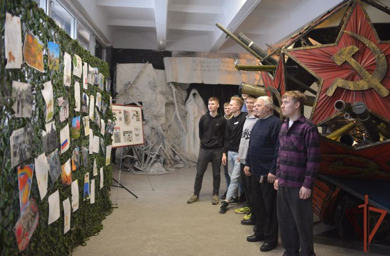 На Урале открылась фотовыставка, посвящённая участию Росгвардии в специальной военной операции (видео)