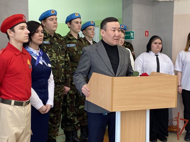В Якутии открыли «Парту Героя» имени бойца ОМОН «Бизон» Росгвардии 