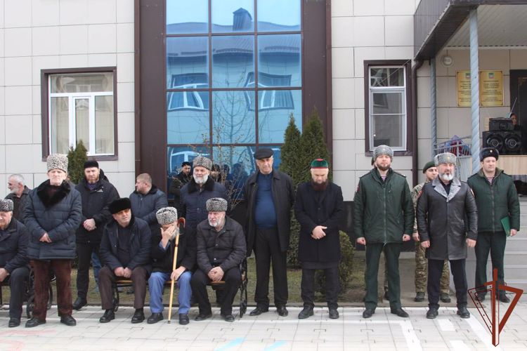  Память погибших росгвардейцев увековечили в Чеченской Республике