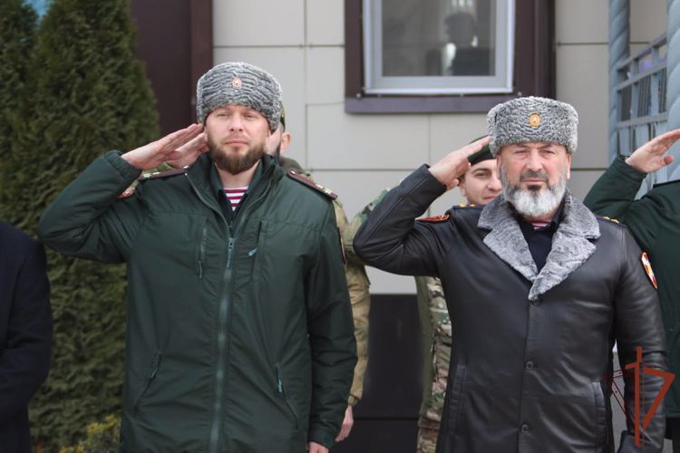  Память погибших росгвардейцев увековечили в Чеченской Республике
