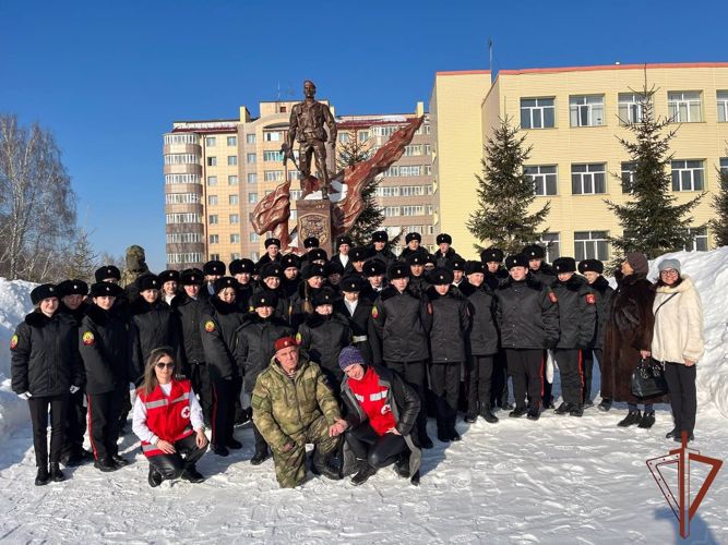 Кадеты из Донецкой Народной Республики посетили отряд специального назначения "Ермак" 