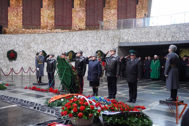 Дань памяти подвигам защитников Сталинграда отдали росгвардейцы Южного округа