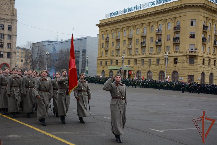 Дань памяти подвигам защитников Сталинграда отдали росгвардейцы Южного округа