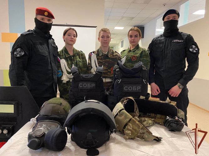 Ведомственную акцию «Неделя мужества» провели столичные росгвардейцы 
