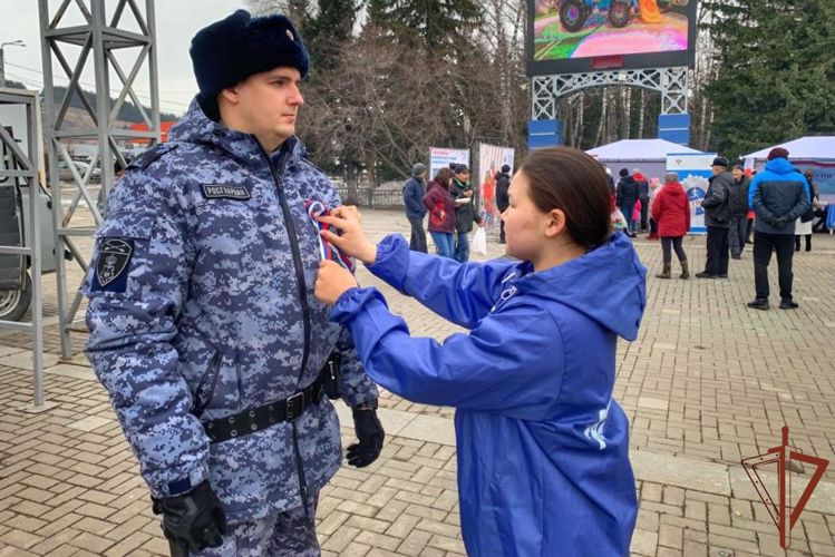 Росгвардия обеспечила безопасность мероприятий акции «Крымская весна» в Сибири