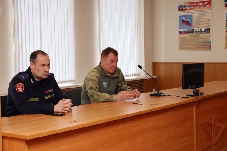 Командующий Приволжским округом Росгвардии в Казани вручил госнаграды участникам СВО (видео)