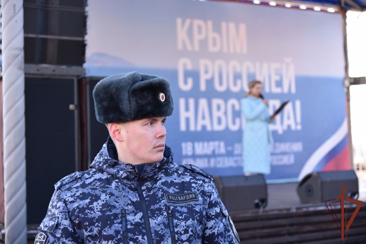 Сотрудники Росгвардии приняли участие в обеспечении общественной безопасности во время проведения фестиваля «Крымская весна» в Ижевске