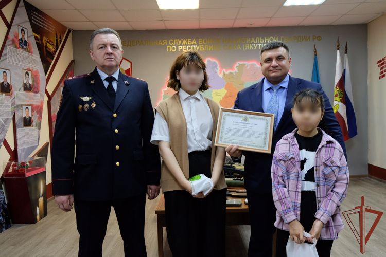 С семьями погибших росгвардейцев в Якутске встретился президент благотворительного фонда «Защитник счастья»