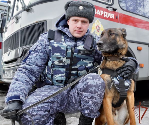 Росгвардейцы обеспечили безопасность хоккейного матча в Санкт-Петербурге