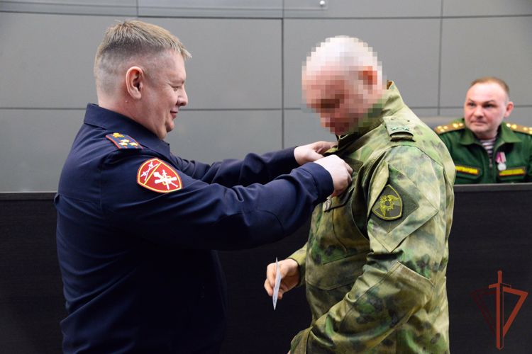 Военнослужащие и сотрудники Уральского округа Росгвардии  отметили профессиональный праздник 