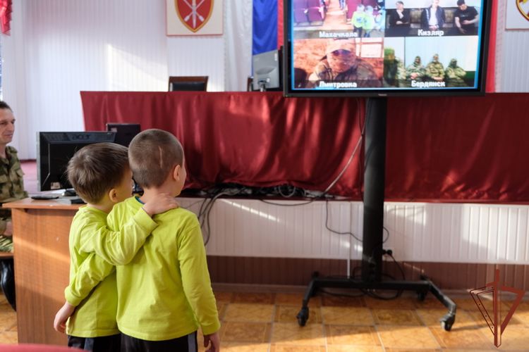 Для росгвардейцев из Дагестана – участников СВО организовали телемост с семьями