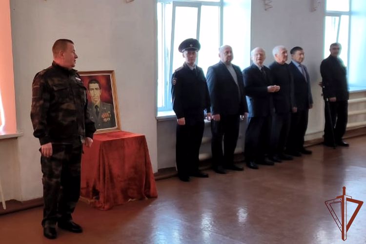 На Урале со школьниками провели патриотические мероприятия (видео)