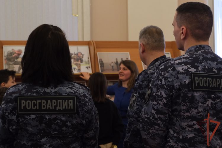 В регионах ЦФО открылись фотовыставки Росгвардии