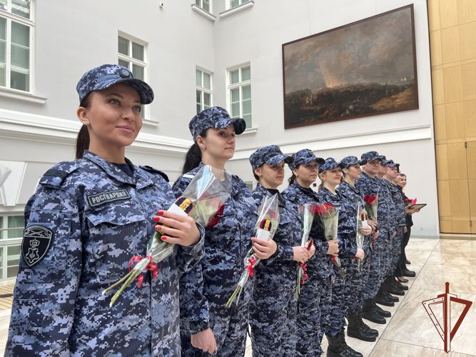 С Международным женским днём поздравили женщин росгвардейцы Северо-Запада страны  
