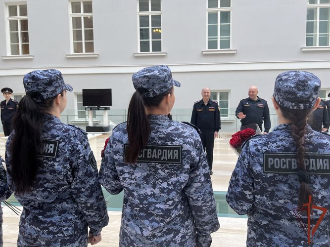 С Международным женским днём поздравили женщин росгвардейцы Северо-Запада страны  