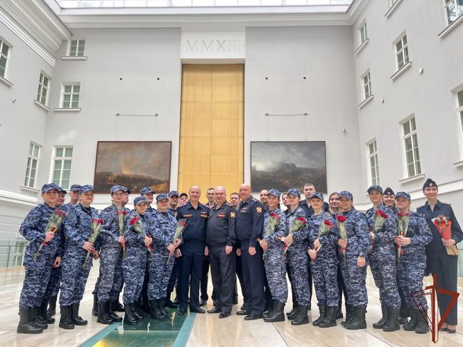 С Международным женским днём поздравили женщин росгвардейцы Северо-Запада страны  