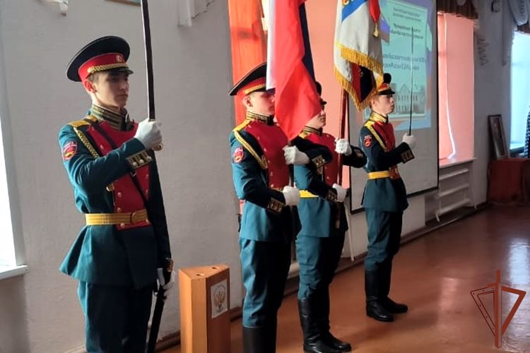 На Урале со школьниками провели патриотические мероприятия (видео)