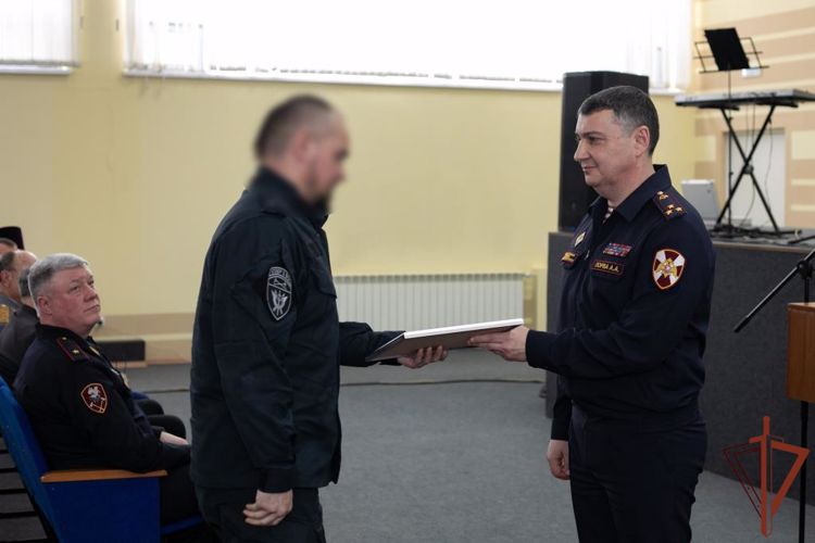 Заместитель командующего Приволжским округом Росгвардии поздравил Нижегородский СОБР «Мираж» с 30-летием