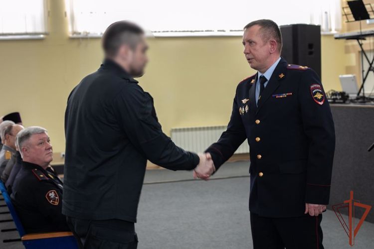 Заместитель командующего Приволжским округом Росгвардии поздравил Нижегородский СОБР «Мираж» с 30-летием