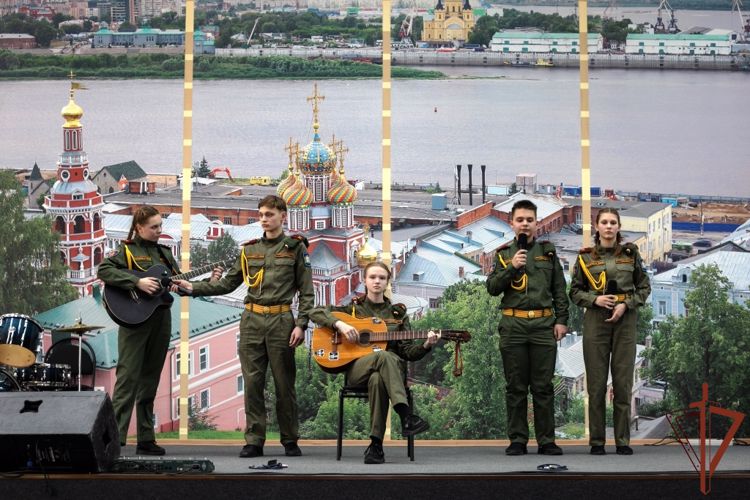 Заместитель командующего Приволжским округом Росгвардии поздравил Нижегородский СОБР «Мираж» с 30-летием
