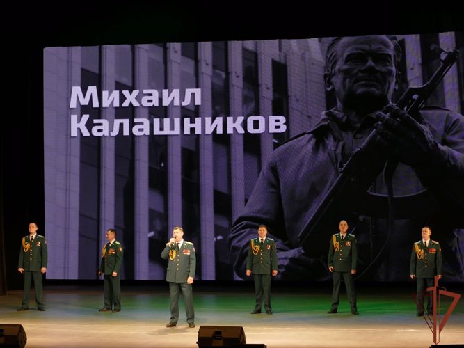 Ансамбль песни и пляски Сибирского округа Росгвардии с торжественным концертом выступил в Томске (видео)