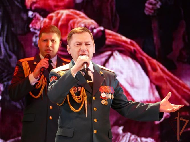 Ансамбль песни и пляски Сибирского округа Росгвардии с торжественным концертом выступил в Томске (видео)