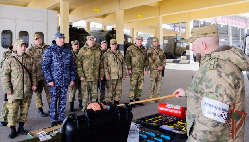 Занятия по переводу техники и вооружения на летний период эксплуатации прошли в Северо-Кавказском округе Росгвардии