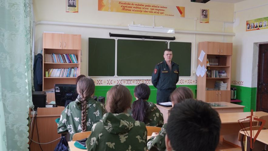  Парту Героя открыли в Чувашии в честь военнослужащего Росгвардии