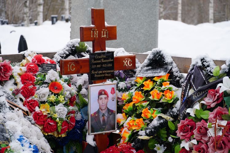 Память погибшего спецназовца Росгвардии почтили в Архангельске