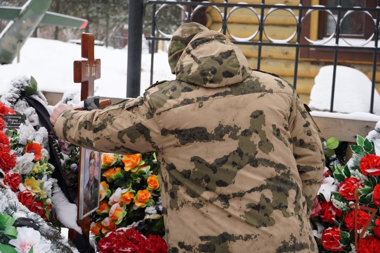 Память погибшего спецназовца Росгвардии почтили в Архангельске