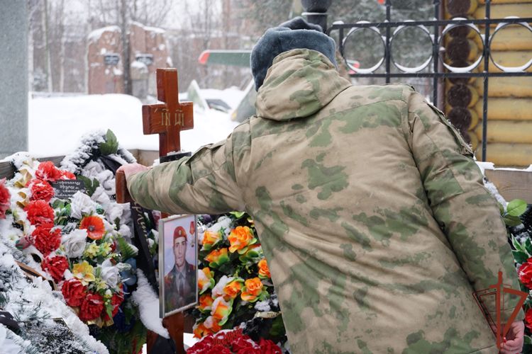 Память погибшего спецназовца Росгвардии почтили в Архангельске