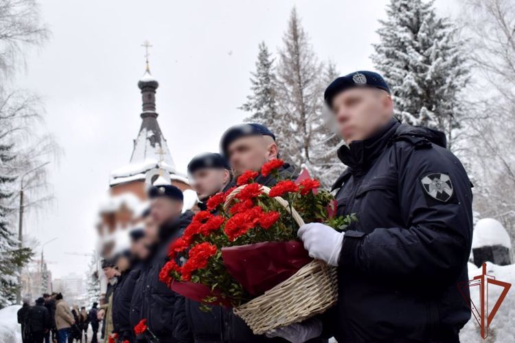 Память офицеров СОБР, погибших при исполнении служебного долга, почтили в Нижнем Новгороде