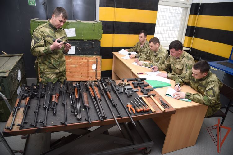 В текущем году специалисты Росгвардии в Грозном уничтожили большое количество изъятого оружия и боеприпасов