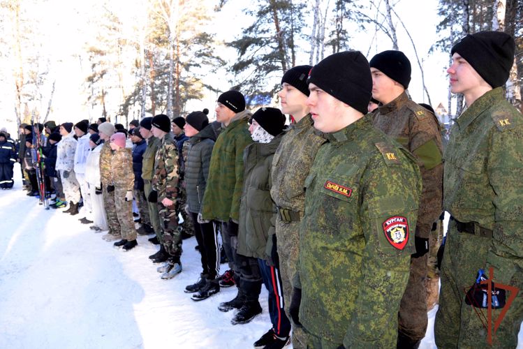 Росгвардия провела спортивно-памятное мероприятие для школьников из нескольких округов Курганской области
