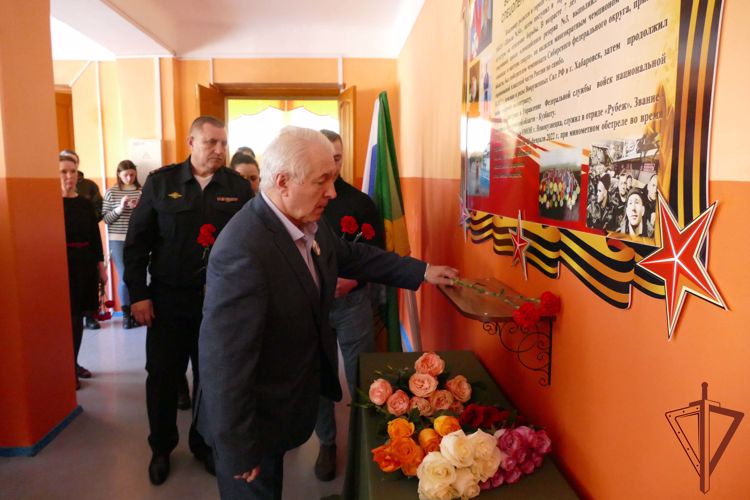 Память погибшего сотрудника ОМОН увековечена в Кузбассе