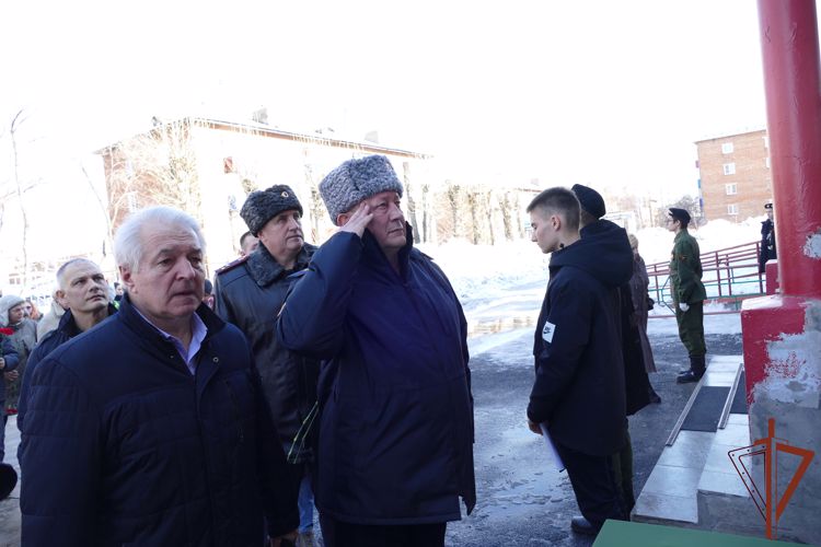 Память погибшего сотрудника ОМОН увековечена в Кузбассе