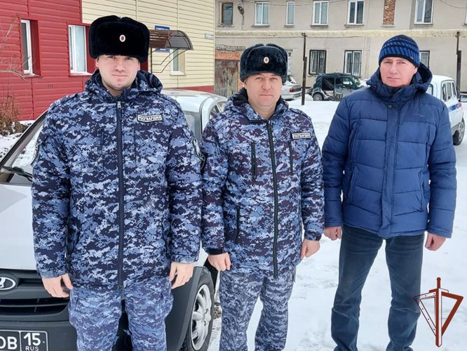 Росгвардейцы помогли локализовать пожар в многоквартирном доме в Кузбассе