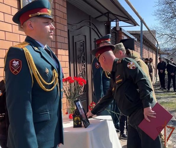 Мемориальная доска памяти погибшего воина правопорядка установлена в Северной Осетии
