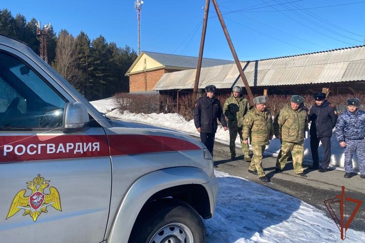 Замкомандующего Сибирским округом Росгвардии в Республике Алтай проверил состояние техники и вооружения в тероргане  