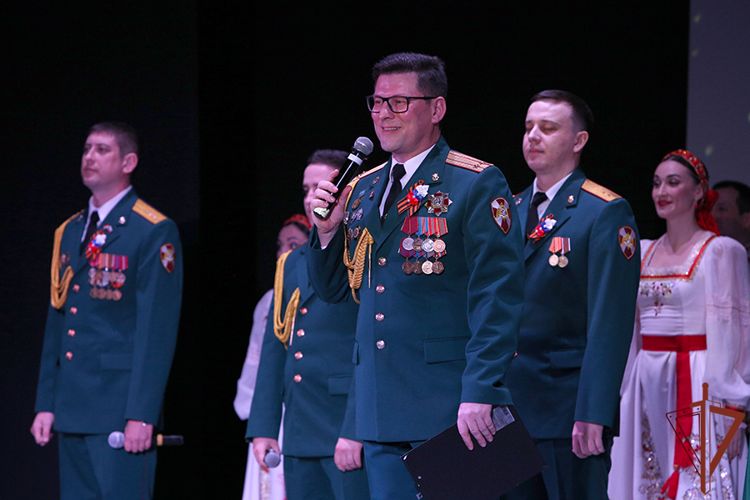Ансамбль песни и пляски Северо-Кавказского округа Росгвардии поздравил пятигорчанок с 8 марта