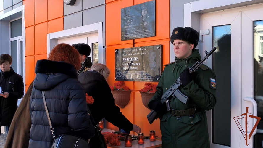 В Ленинградской области увековечили память погибшего военнослужащего 33-й бригады оперативного назначения