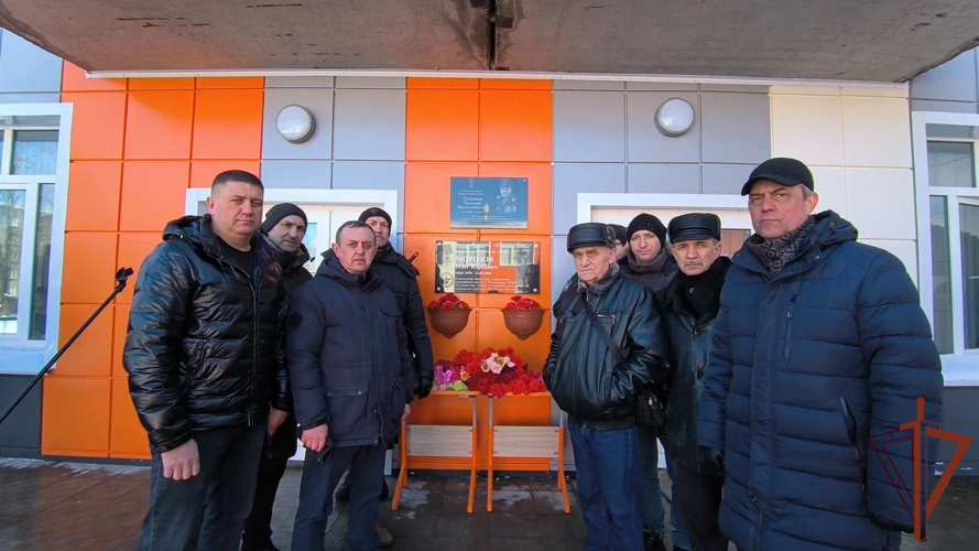 В Ленинградской области увековечили память погибшего военнослужащего 33-й бригады оперативного назначения