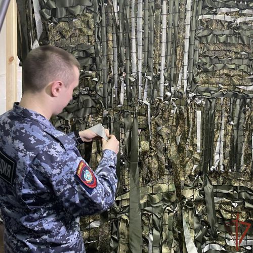 Курсанты «Гвардейской смены» изготовили для участников СВО маскировочную сеть