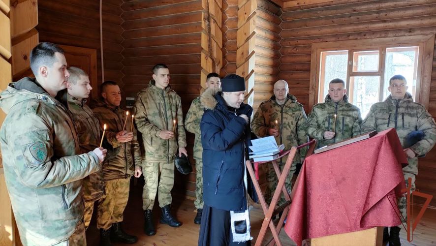 Молебны за здравие военнослужащих и сотрудников Росгвардии проходят в Сибири