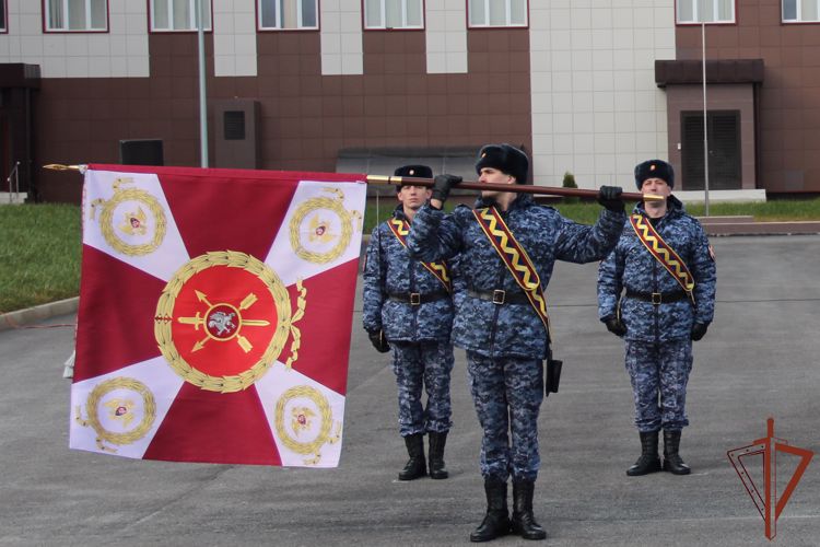 Полку Росгвардии в Севастополе вручено Боевое знамя нового образца