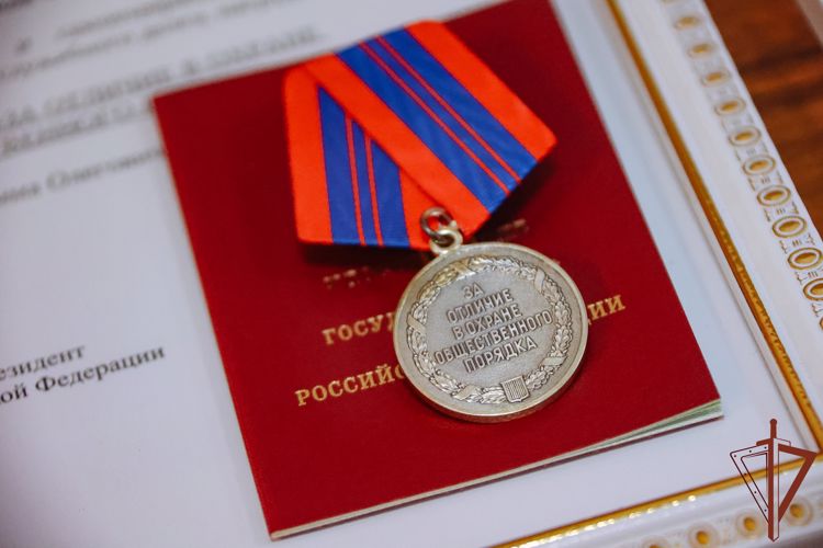  Орден Мужества передали семье погибшего росгвардейца в Благовещенске