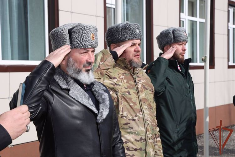 Мемориальные доски в память о погибших росгвардейцах открыты в чеченском селе