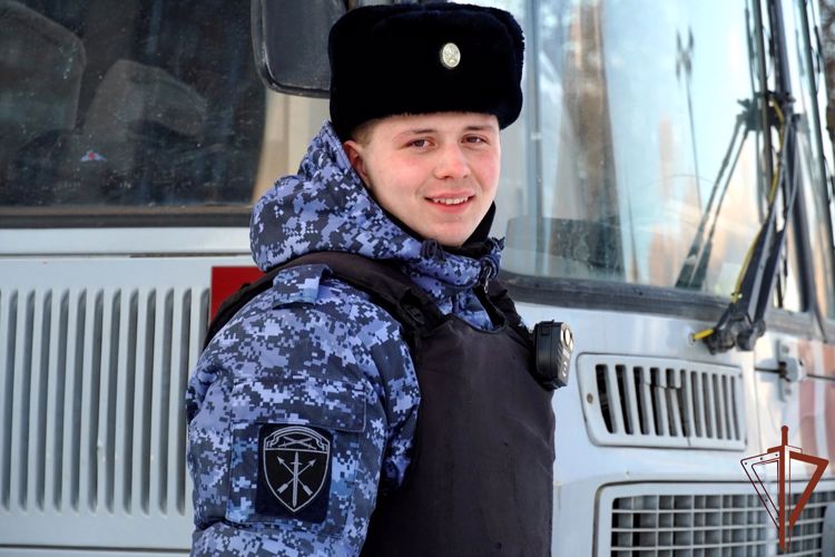 Безопасность хоккейного матча в Санкт-Петербурге обеспечили росгвардейцы