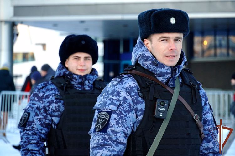 Безопасность хоккейного матча в Санкт-Петербурге обеспечили сотрудники Росгвардии