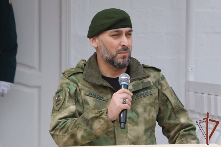 Мемориальные доски в память о погибших сотрудниках Росгвардии установили в двух районах Чеченской Республики